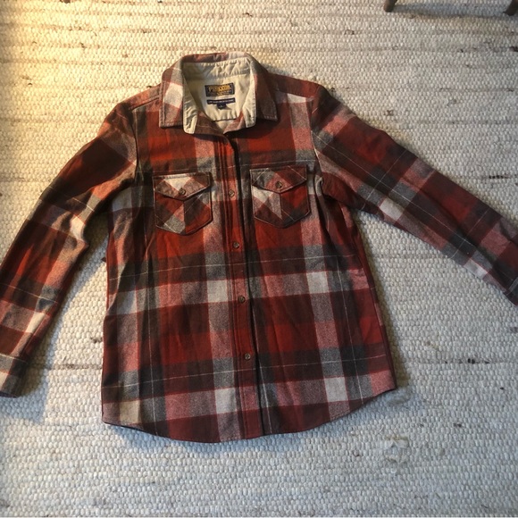 Pendleton Tops - Pendleton women’s flannel shirt size L